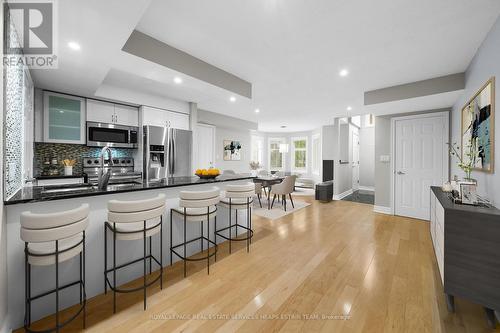 101 - 12 Brian Peck Crescent, Toronto, ON - Indoor Photo Showing Kitchen With Upgraded Kitchen