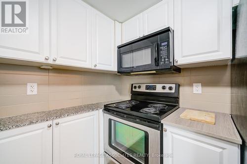 1012 - 1235 Bayly Street, Pickering, ON - Indoor Photo Showing Kitchen