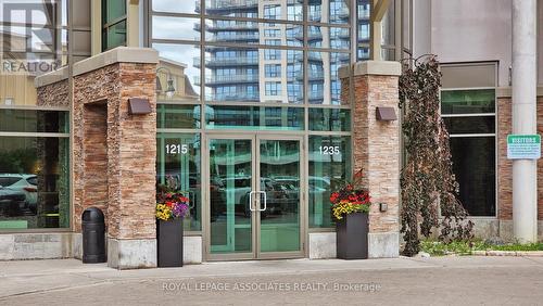 1012 - 1235 Bayly Street, Pickering, ON - Outdoor With Facade