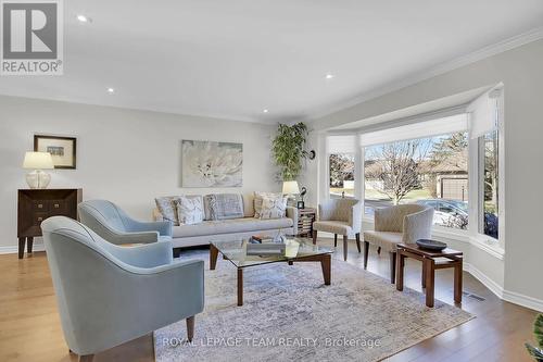 12 Spyglass Ridge, Ottawa, ON - Indoor Photo Showing Living Room