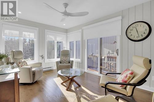 12 Spyglass Ridge, Ottawa, ON - Indoor Photo Showing Living Room