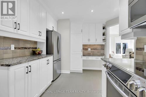 12 Spyglass Ridge, Ottawa, ON - Indoor Photo Showing Kitchen