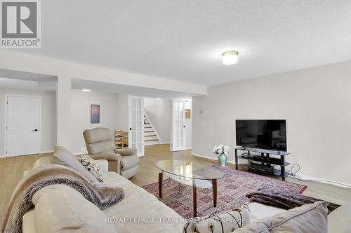 12 Spyglass Ridge, Ottawa, ON - Indoor Photo Showing Living Room