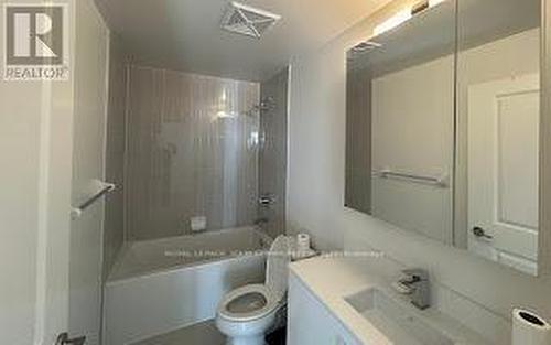 820 - 100 Eagle Rock Way, Vaughan, ON - Indoor Photo Showing Bathroom