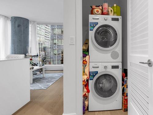 Salle de lavage - 910-1020 Rue De La Montagne, Montréal (Ville-Marie), QC - Indoor Photo Showing Laundry Room