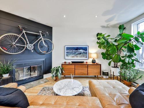 Salon - 2155 Rue Gauthier, Montréal (Le Plateau-Mont-Royal), QC - Indoor Photo Showing Living Room With Fireplace