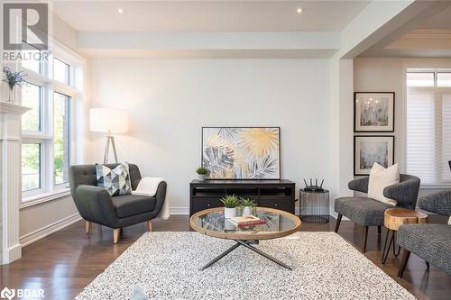 3401 Vernon Powell Drive, Oakville, ON - Indoor Photo Showing Living Room