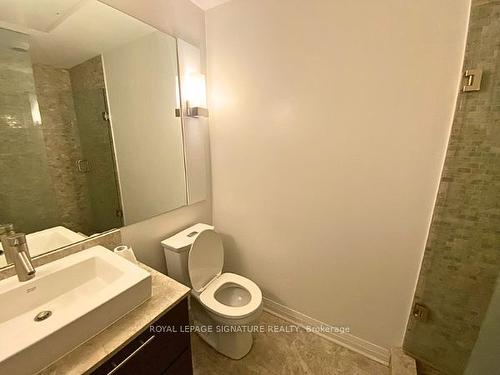 3003-8 Mercer St, Toronto, ON - Indoor Photo Showing Bathroom