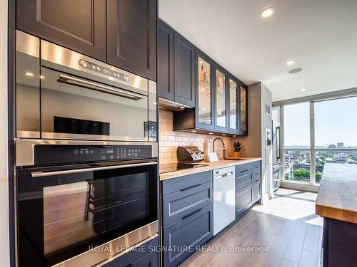 Ph14-320 Richmond St E, Toronto, ON - Indoor Photo Showing Kitchen