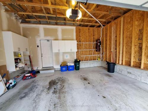 3 Sam Priestley Ave, Markham, ON - Indoor Photo Showing Garage