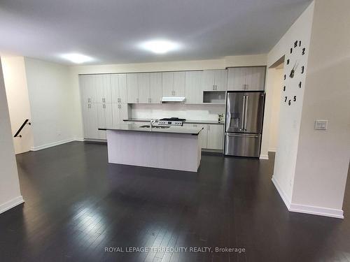 3 Sam Priestley Ave, Markham, ON - Indoor Photo Showing Kitchen