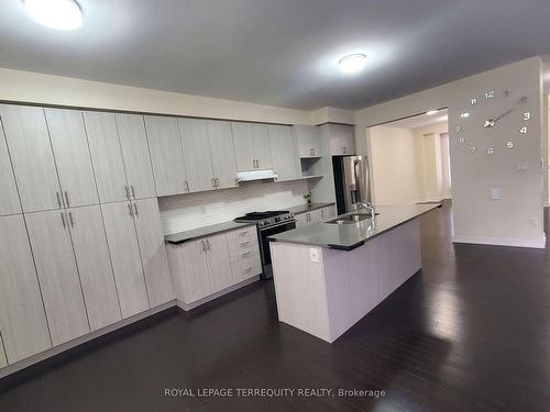 3 Sam Priestley Ave, Markham, ON - Indoor Photo Showing Kitchen