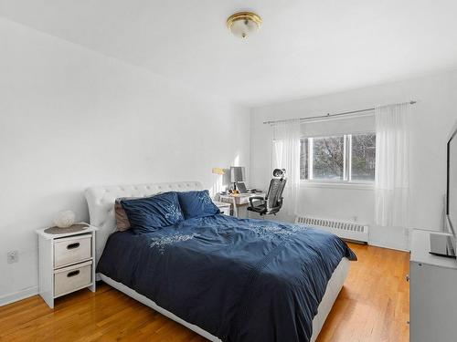 Master bedroom - 2290 Rue Bourgoin, Montréal (Saint-Laurent), QC - Indoor Photo Showing Bedroom