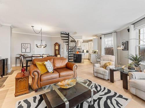 Salon - 403-60 Rue Du Lac, Magog, QC - Indoor Photo Showing Living Room