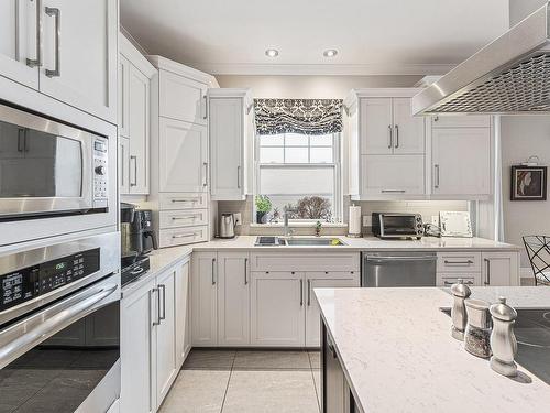 Cuisine - 403-60 Rue Du Lac, Magog, QC - Indoor Photo Showing Kitchen With Double Sink