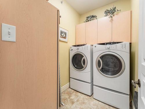 Salle de lavage - 403-60 Rue Du Lac, Magog, QC - Indoor Photo Showing Laundry Room