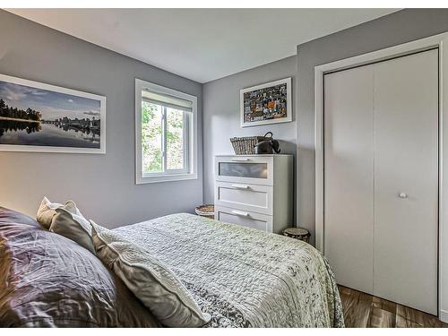 Master bedroom - 1312 Rue Dion, Val-David, QC - Indoor Photo Showing Bedroom