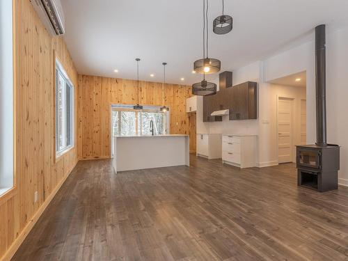 Vue d'ensemble - 160 Ch. Desjardins, Saint-Michel-Des-Saints, QC - Indoor Photo Showing Kitchen