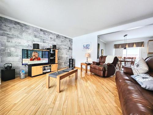 Living room - 4882 Rue Oscar-Houde, Shawinigan, QC - Indoor Photo Showing Living Room