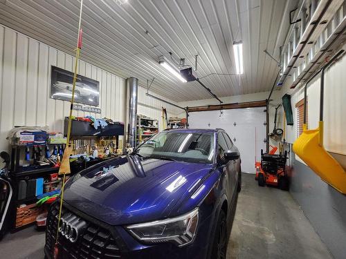 Garage - 4882 Rue Oscar-Houde, Shawinigan, QC - Indoor Photo Showing Garage