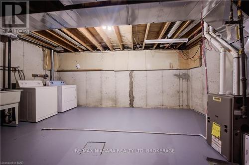 35 - 135 Chalmers Street, Cambridge, ON - Indoor Photo Showing Laundry Room