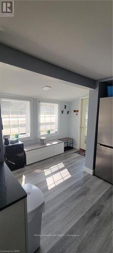 402 Schooley Road, Fort Erie (337 - Crystal Beach), ON - Indoor Photo Showing Living Room