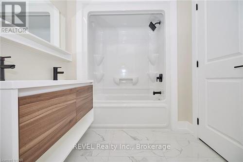 3739 Dominion Road, Fort Erie (335 - Ridgeway), ON - Indoor Photo Showing Bathroom