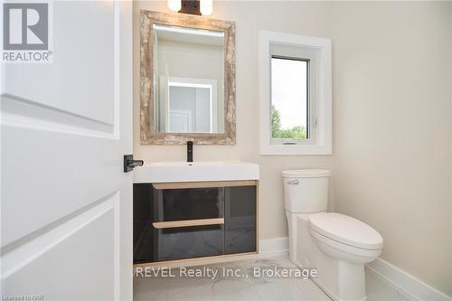 3739 Dominion Road, Fort Erie (335 - Ridgeway), ON - Indoor Photo Showing Bathroom