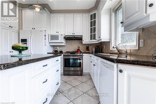 32 Timmsdale Crescent, Pelham (662 - Fonthill), ON - Indoor Photo Showing Kitchen