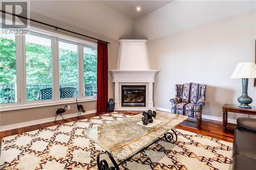 32 Timmsdale Crescent, Pelham (662 - Fonthill), ON - Indoor Photo Showing Living Room With Fireplace