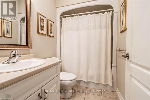 32 Timmsdale Crescent, Pelham (662 - Fonthill), ON - Indoor Photo Showing Bathroom