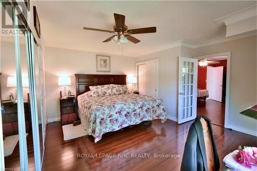 8 Henry Street, Niagara-On-The-Lake (108 - Virgil), ON - Indoor Photo Showing Bedroom