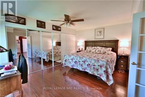 8 Henry Street, Niagara-On-The-Lake (108 - Virgil), ON - Indoor Photo Showing Bedroom