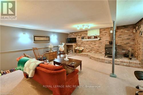 8 Henry Street, Niagara-On-The-Lake (108 - Virgil), ON - Indoor With Fireplace