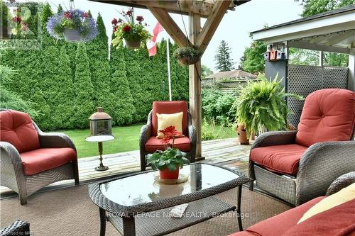 8 Henry Street, Niagara-On-The-Lake (108 - Virgil), ON - Outdoor With Deck Patio Veranda With Exterior