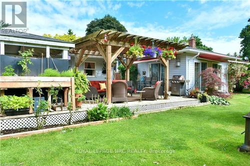 8 Henry Street, Niagara-On-The-Lake (108 - Virgil), ON - Outdoor With Deck Patio Veranda