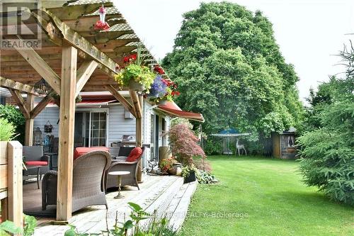 8 Henry Street, Niagara-On-The-Lake (108 - Virgil), ON - Outdoor With Deck Patio Veranda