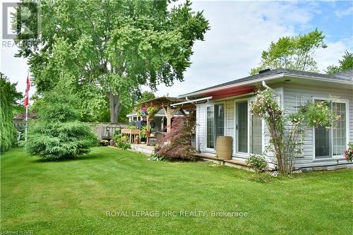 8 Henry Street, Niagara-On-The-Lake (108 - Virgil), ON - Outdoor