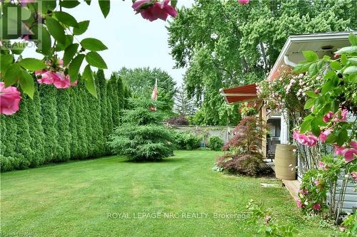 8 Henry Street, Niagara-On-The-Lake (108 - Virgil), ON - Outdoor