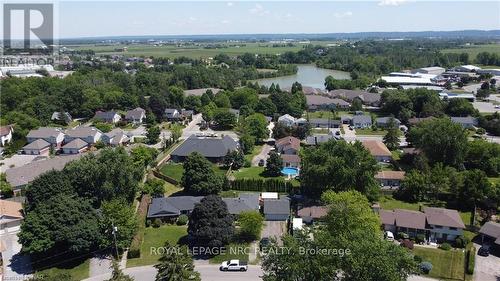 8 Henry Street, Niagara-On-The-Lake (108 - Virgil), ON - Outdoor With View