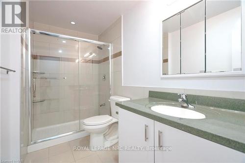 24 Riverview Boulevard, St. Catharines (461 - Glendale/Glenridge), ON - Indoor Photo Showing Bathroom