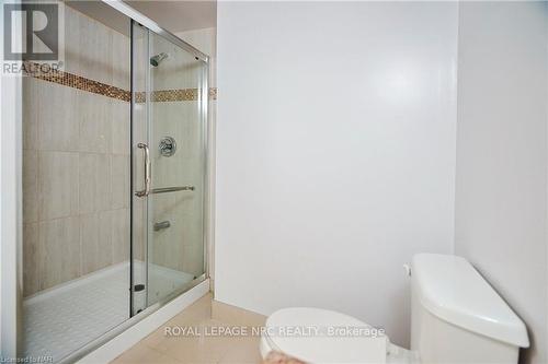 24 Riverview Boulevard, St. Catharines (461 - Glendale/Glenridge), ON - Indoor Photo Showing Bathroom