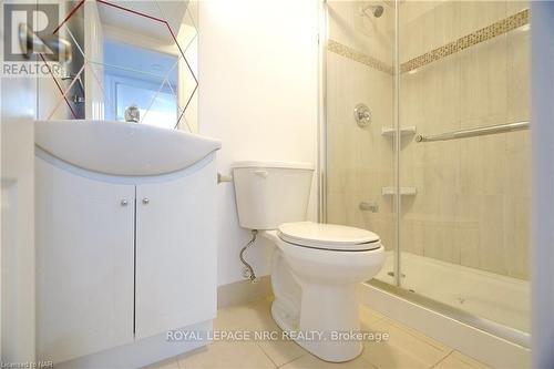 24 Riverview Boulevard, St. Catharines (461 - Glendale/Glenridge), ON - Indoor Photo Showing Bathroom