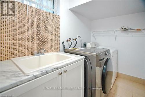 24 Riverview Boulevard, St. Catharines (461 - Glendale/Glenridge), ON - Indoor Photo Showing Laundry Room