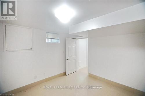 24 Riverview Boulevard, St. Catharines (461 - Glendale/Glenridge), ON - Indoor Photo Showing Other Room