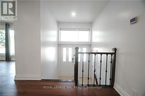 24 Riverview Boulevard, St. Catharines (461 - Glendale/Glenridge), ON - Indoor Photo Showing Other Room