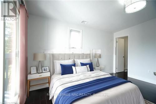 24 Riverview Boulevard, St. Catharines (461 - Glendale/Glenridge), ON - Indoor Photo Showing Bedroom