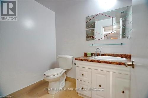 24 Riverview Boulevard, St. Catharines (461 - Glendale/Glenridge), ON - Indoor Photo Showing Bathroom