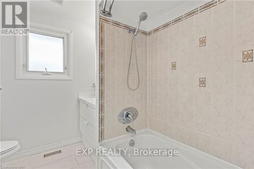 7364 Jubilee Drive, Niagara Falls (221 - Marineland), ON - Indoor Photo Showing Bathroom