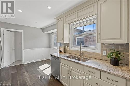 7364 Jubilee Drive, Niagara Falls (221 - Marineland), ON - Indoor Photo Showing Kitchen With Double Sink